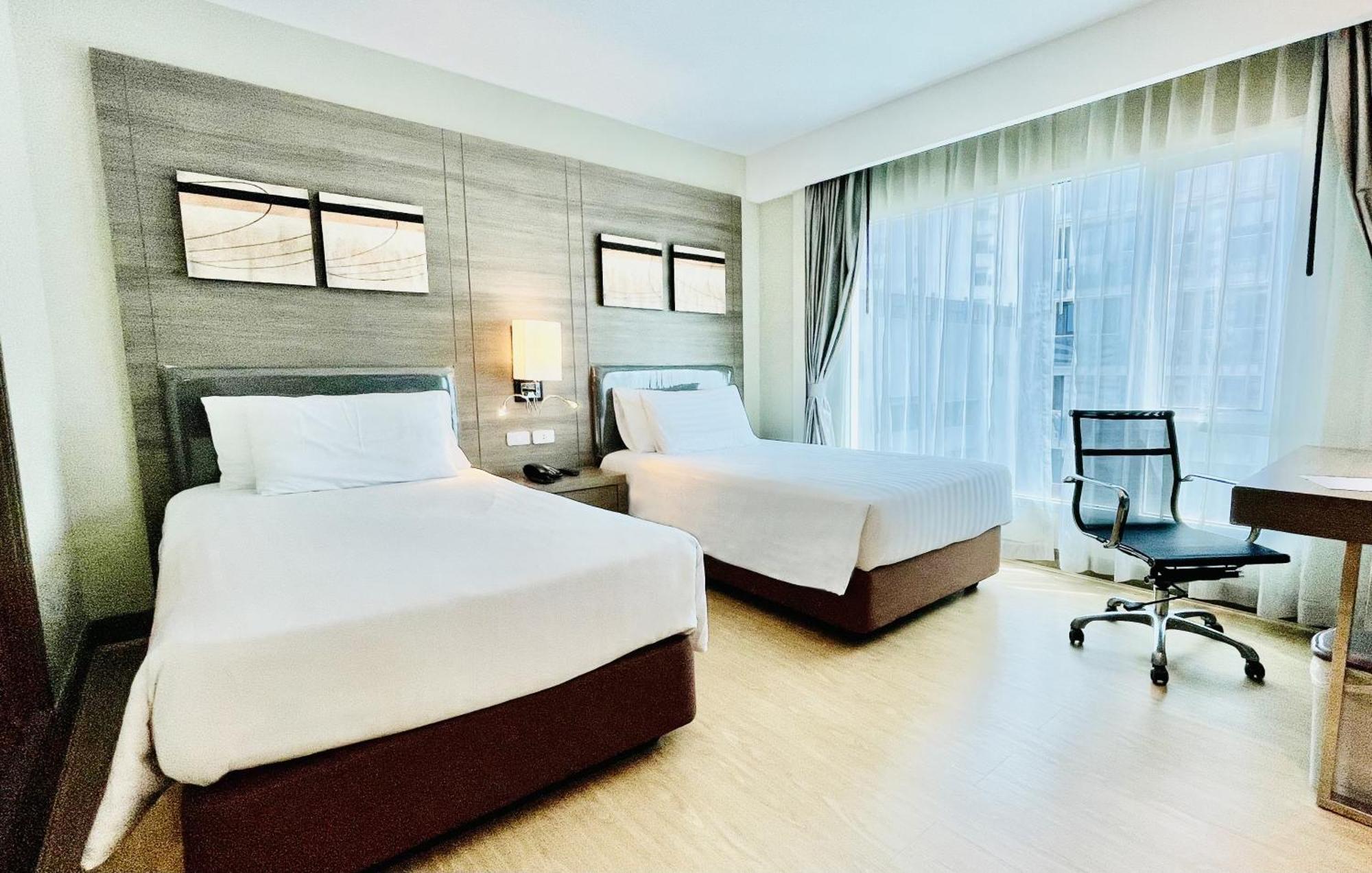 Citrus Sukhumvit 11 By Compass Hospitality Hotel Bangkok Exterior photo