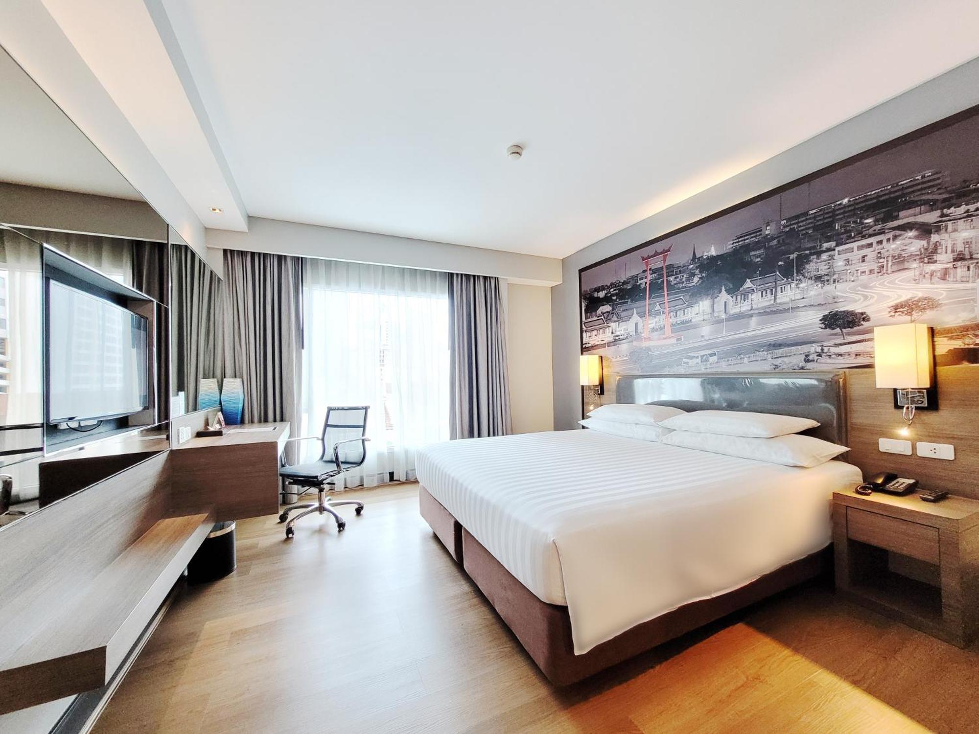 Citrus Sukhumvit 11 By Compass Hospitality Hotel Bangkok Exterior photo