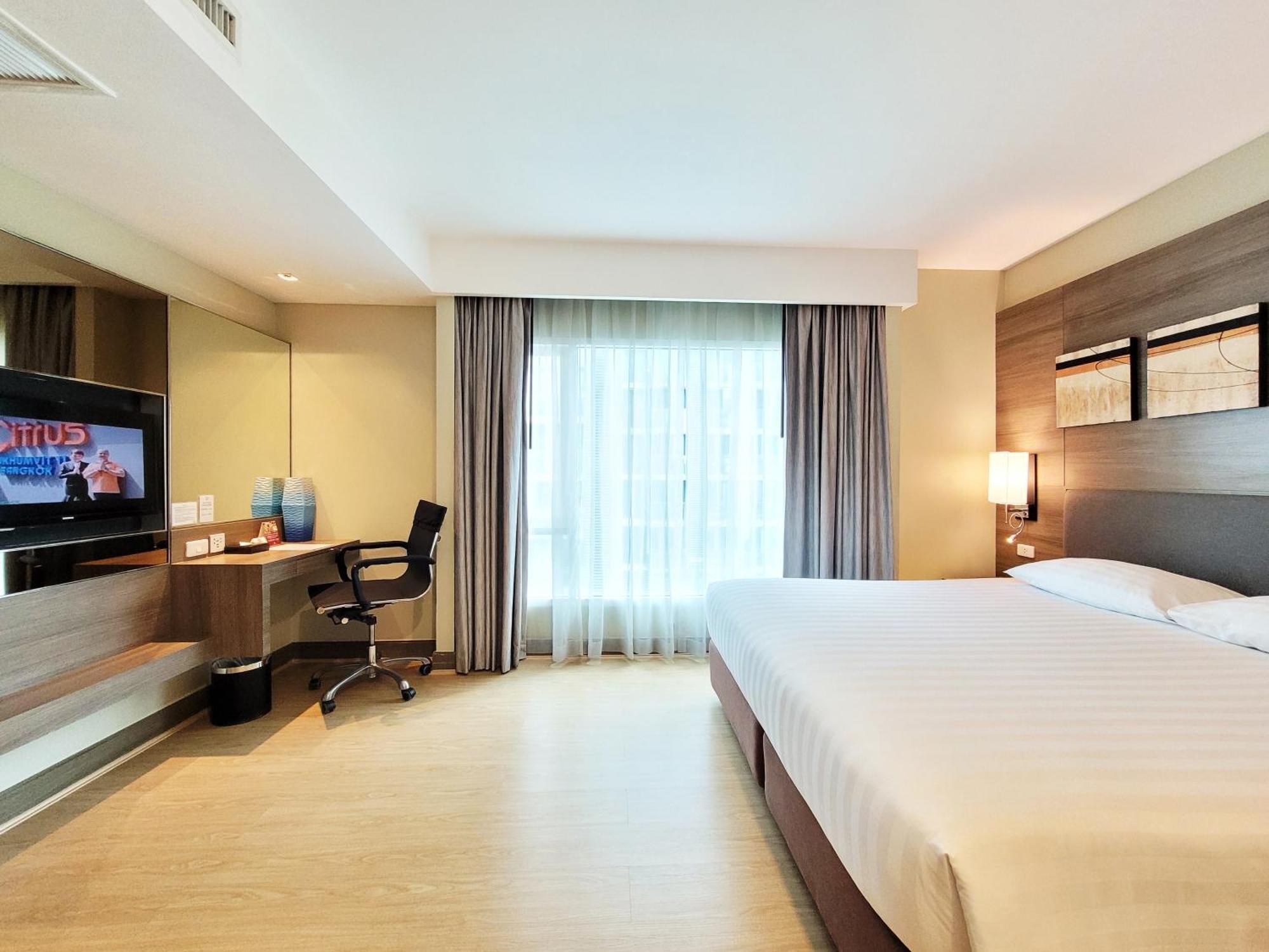 Citrus Sukhumvit 11 By Compass Hospitality Hotel Bangkok Exterior photo
