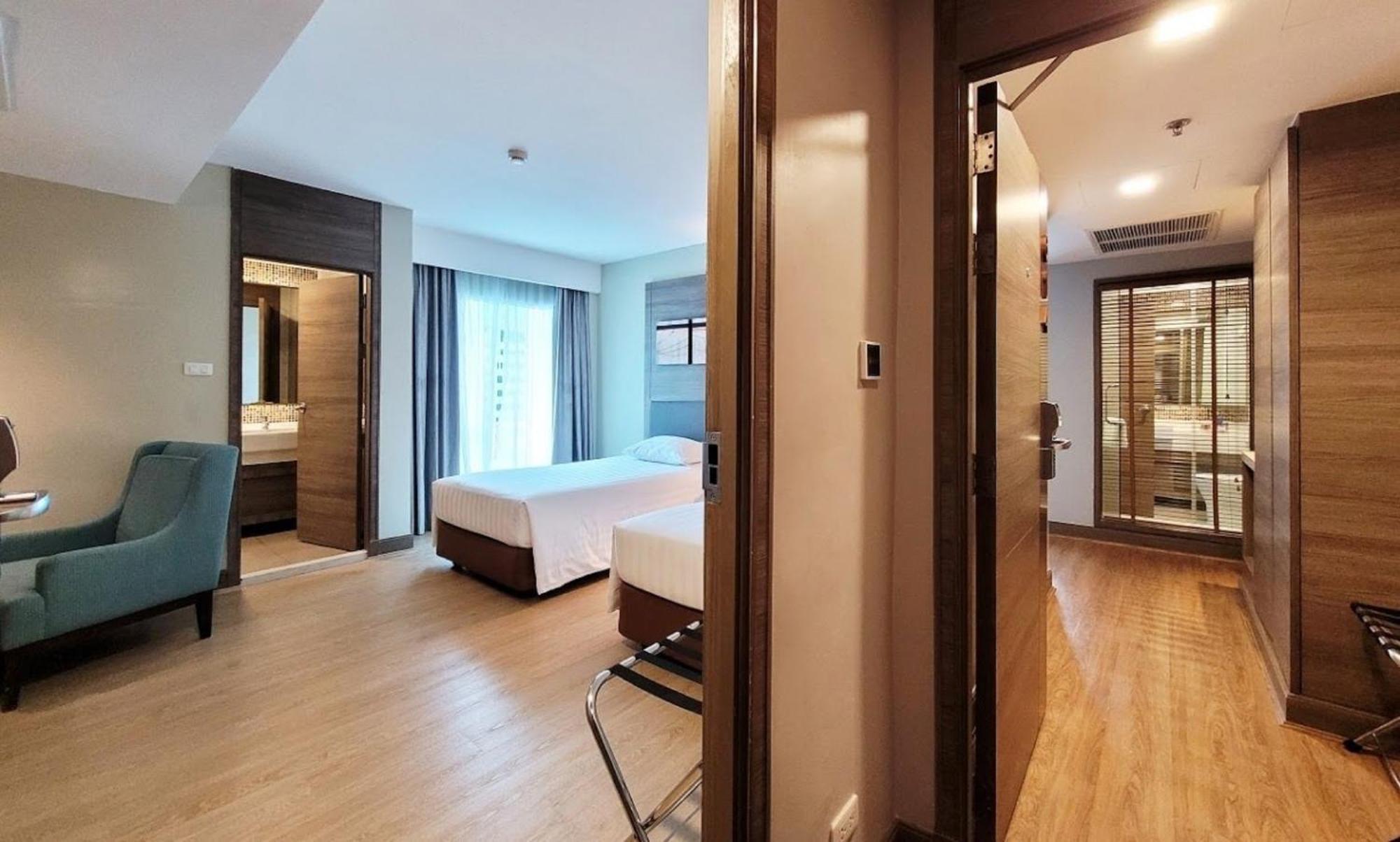 Citrus Sukhumvit 11 By Compass Hospitality Hotel Bangkok Exterior photo