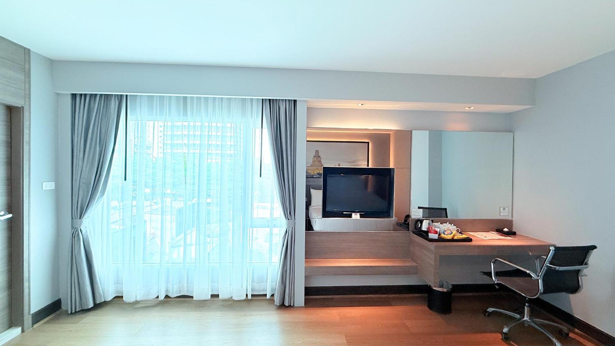Citrus Sukhumvit 11 By Compass Hospitality Hotel Bangkok Exterior photo