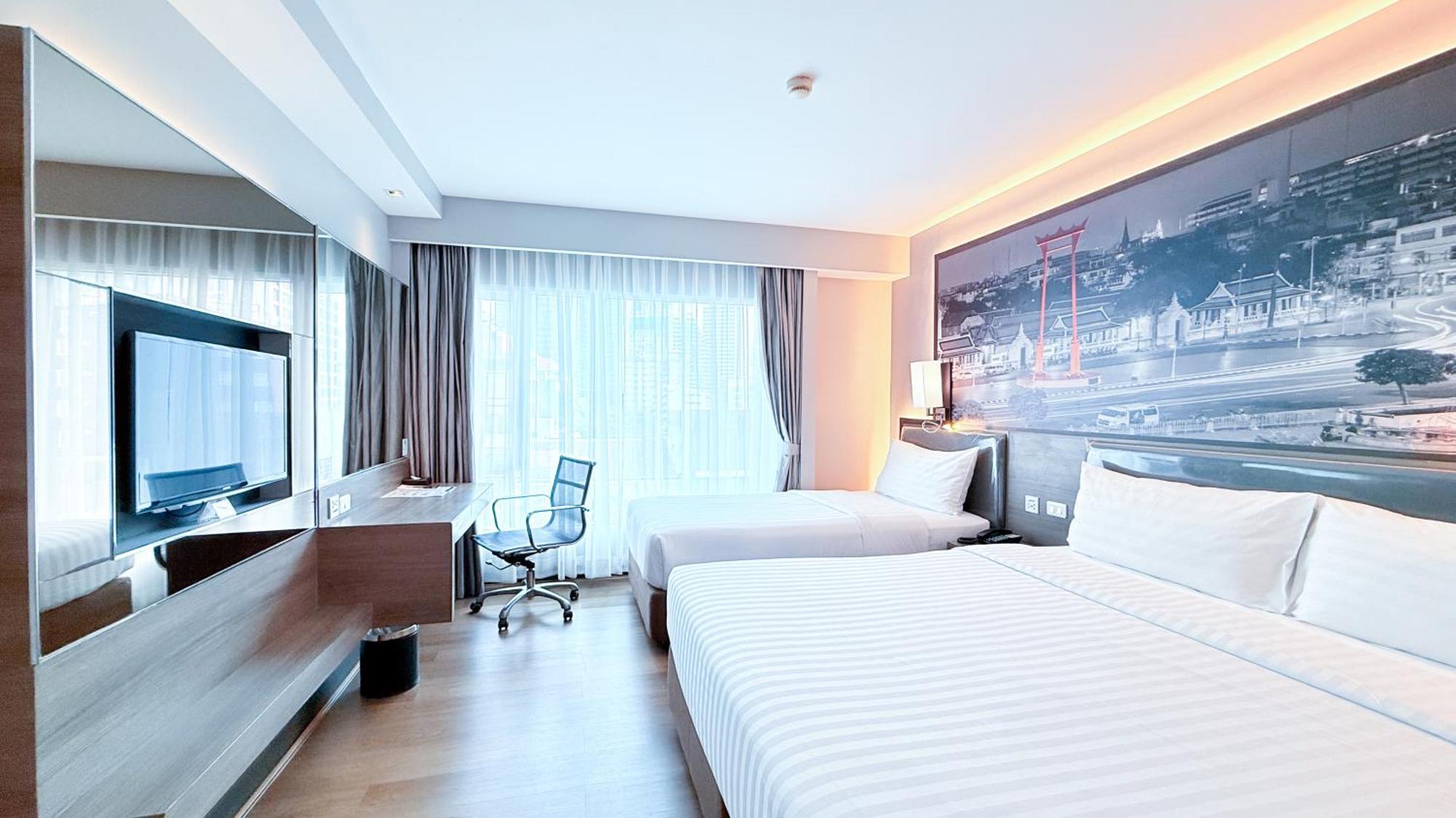 Citrus Sukhumvit 11 By Compass Hospitality Hotel Bangkok Exterior photo