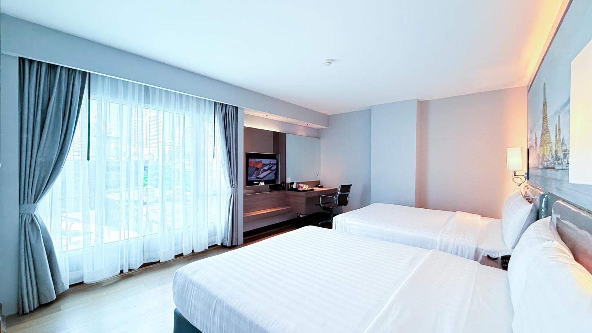 Citrus Sukhumvit 11 By Compass Hospitality Hotel Bangkok Exterior photo