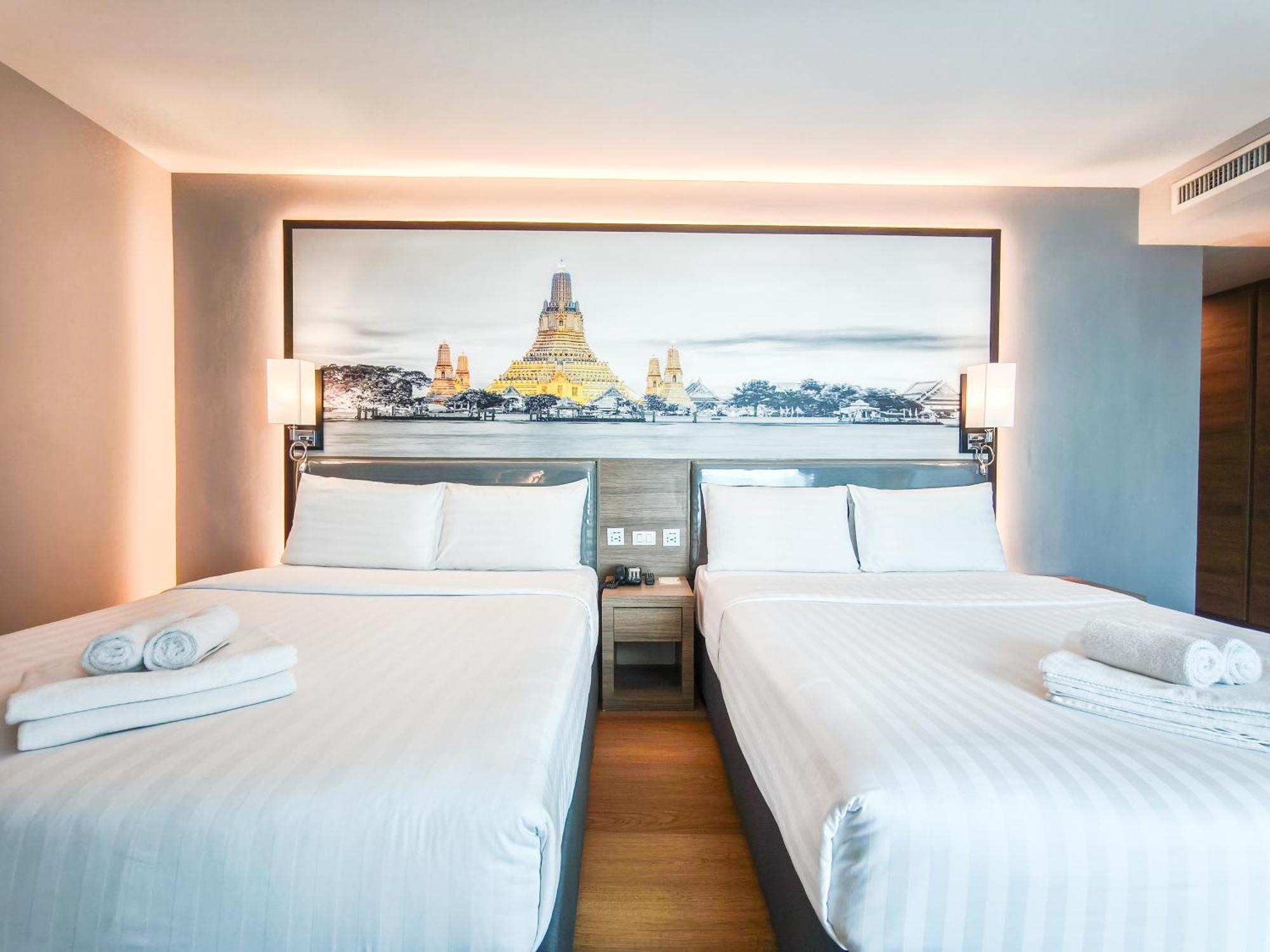 Citrus Sukhumvit 11 By Compass Hospitality Hotel Bangkok Exterior photo