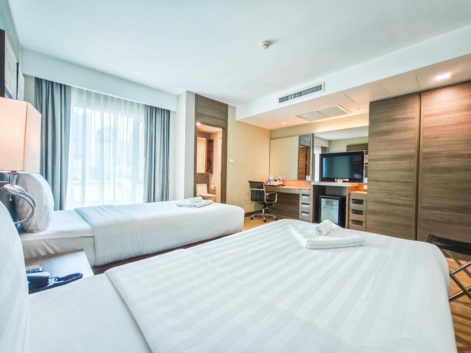 Citrus Sukhumvit 11 By Compass Hospitality Hotel Bangkok Exterior photo