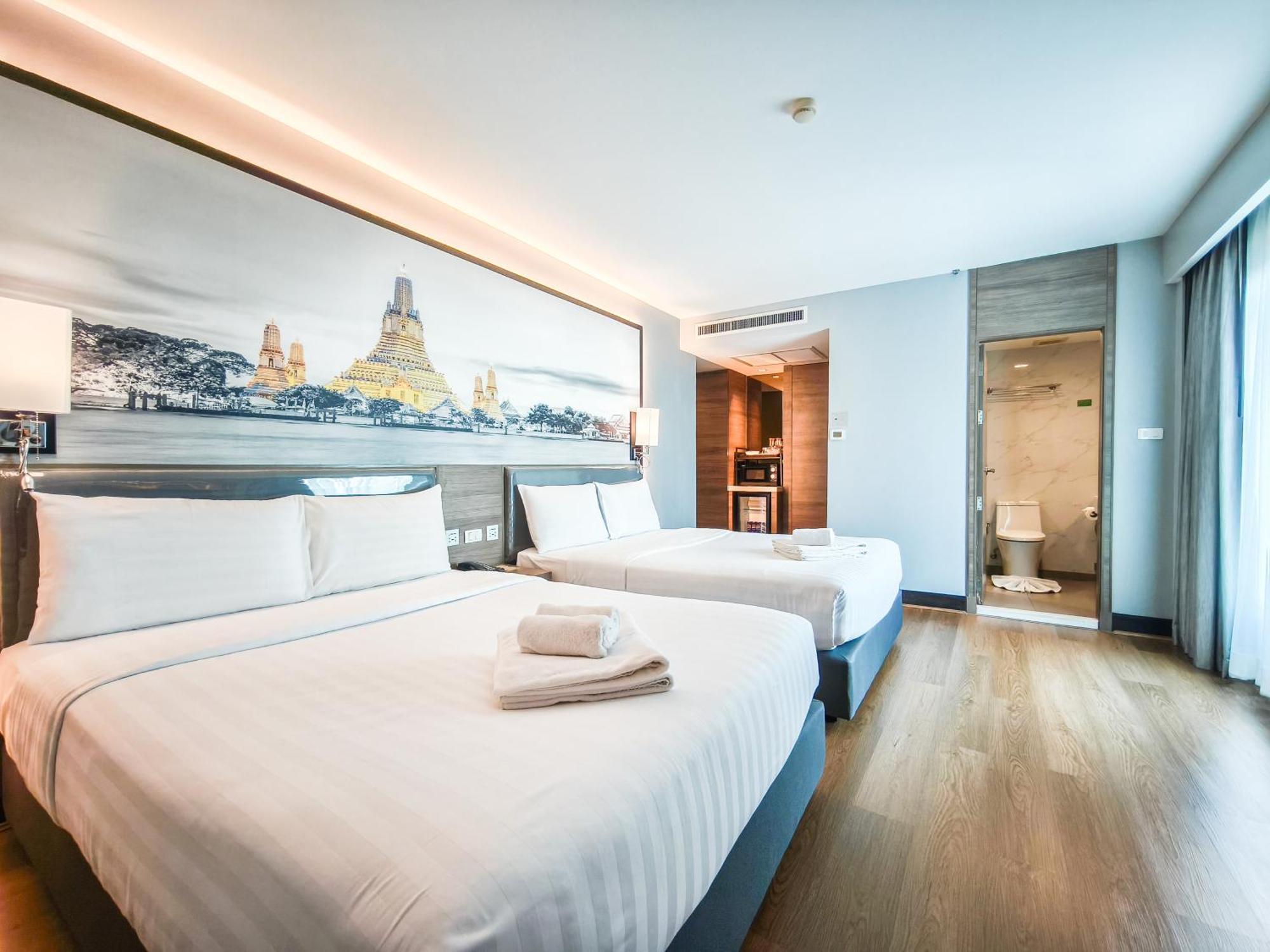 Citrus Sukhumvit 11 By Compass Hospitality Hotel Bangkok Exterior photo