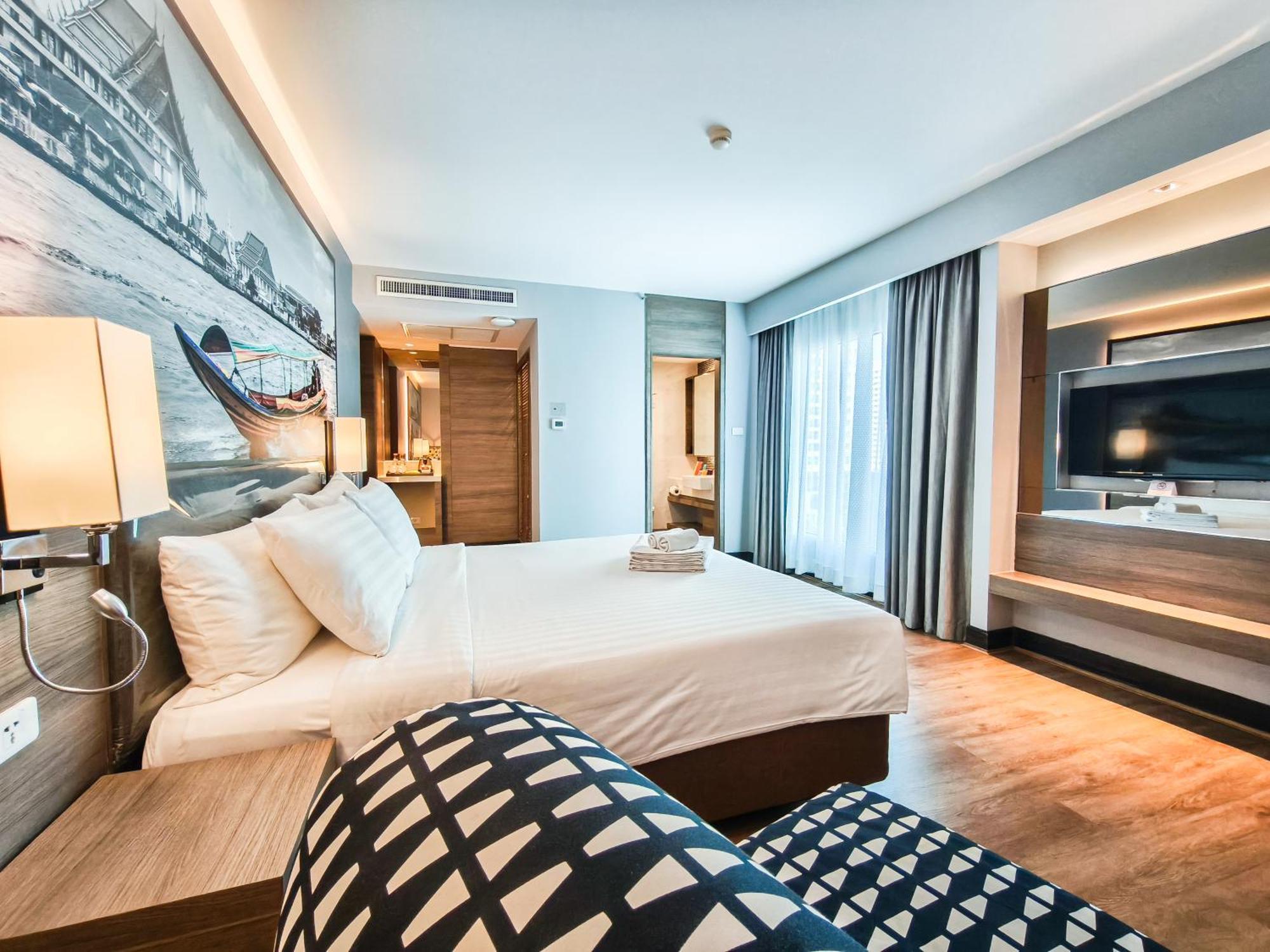 Citrus Sukhumvit 11 By Compass Hospitality Hotel Bangkok Exterior photo