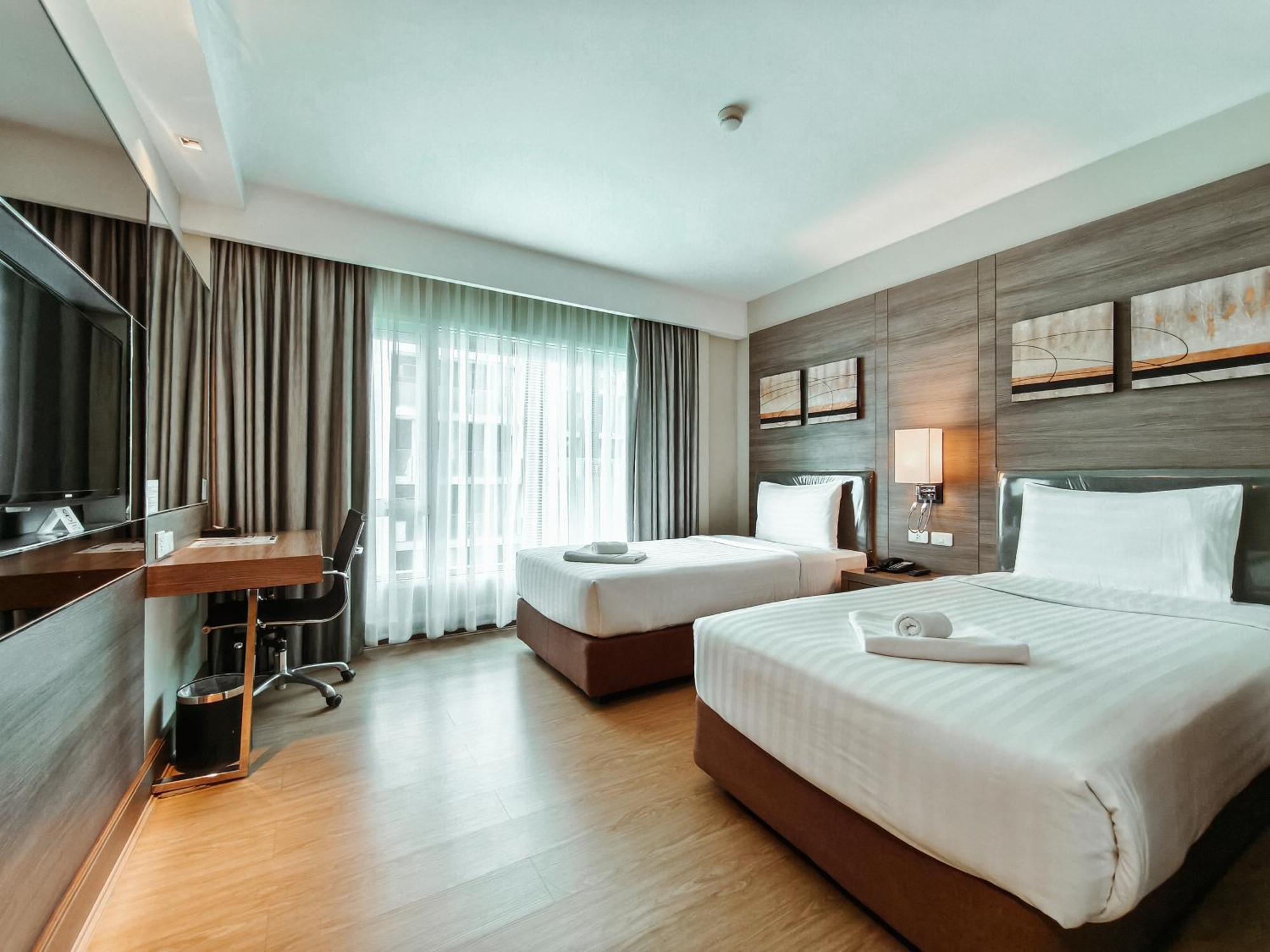 Citrus Sukhumvit 11 By Compass Hospitality Hotel Bangkok Exterior photo