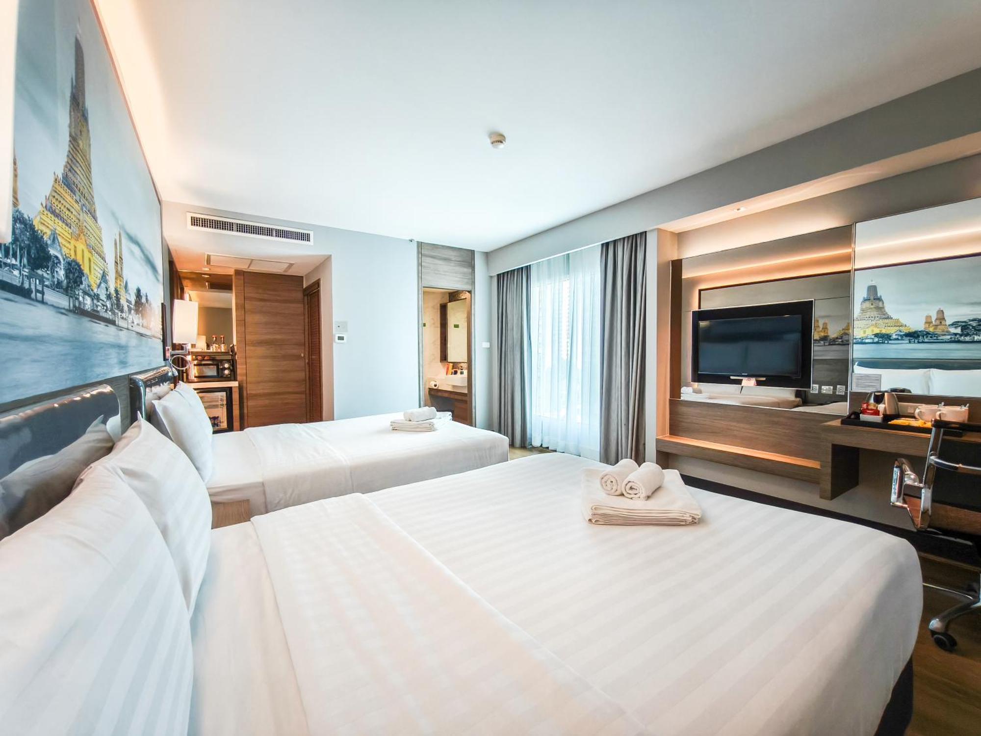 Citrus Sukhumvit 11 By Compass Hospitality Hotel Bangkok Exterior photo